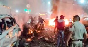 दिल्ली लाल किला विस्फोट: कार धमाके में 9 की मौत, आतंकवादी साजिश की जांच शुरू लाल किला कार विस्फोट