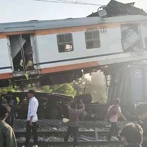 Mirzapur Train Accident: कलका मेल से कटे छह यात्री, मुख्यमंत्री योगी ने दिए जांच के आदेश Mirzapur Train Accident